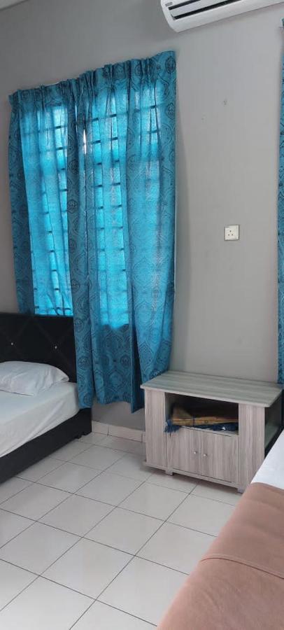 Sobey Laris Roomstay Iman Gmc Gua Musang Exterior photo