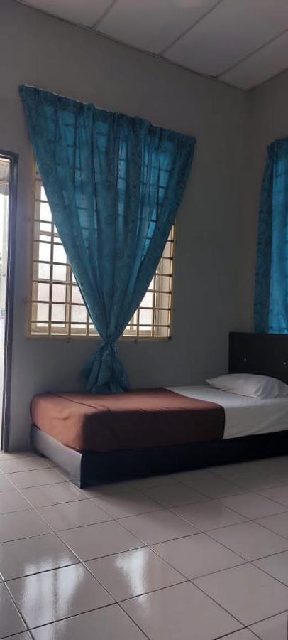 Sobey Laris Roomstay Iman Gmc Gua Musang Exterior photo