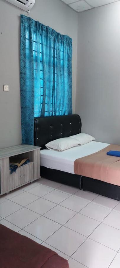 Sobey Laris Roomstay Iman Gmc Gua Musang Exterior photo